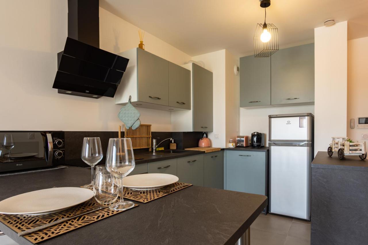 Charmante résidence avec parking privé sur place Annecy Extérieur photo